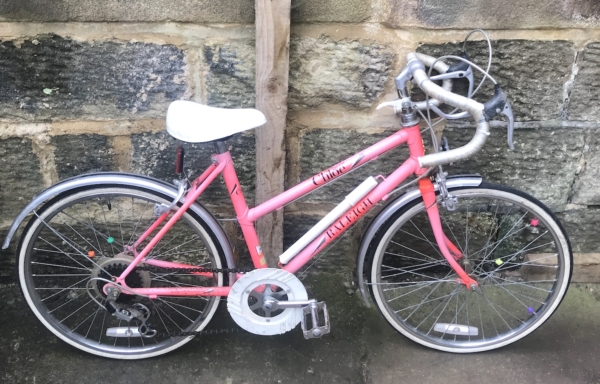 Raleigh Chloe 22in classic girls racer, pink