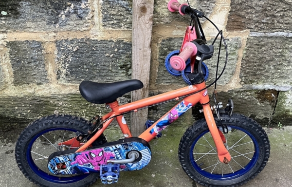 Spiderman 14in kids bike with stabilisers, red/blue