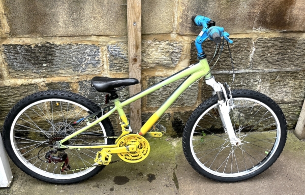 Trek MT220 alloy 24in kids bike, black/overpainted yellow & blue