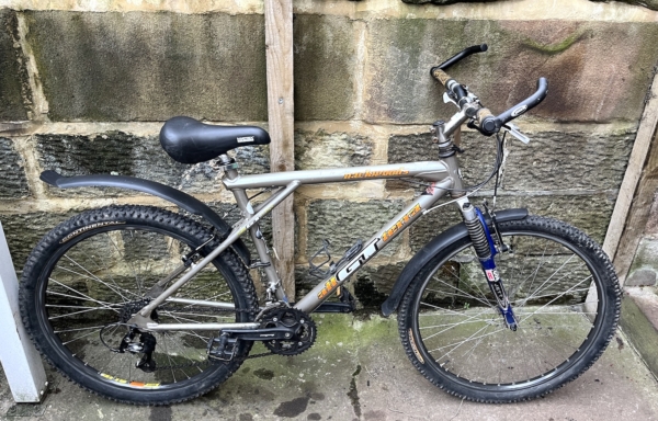 GT Backwoods alloy MTB, metallic gold