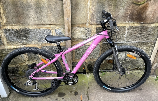 Trek 6700 alloy disc MTB, pink