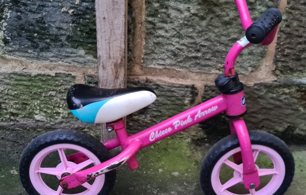 Chicco Pink Arrow balance bike, pink