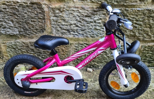 Specialized Hotrock alloy 12in kids bike with stabilisers, metallic pink