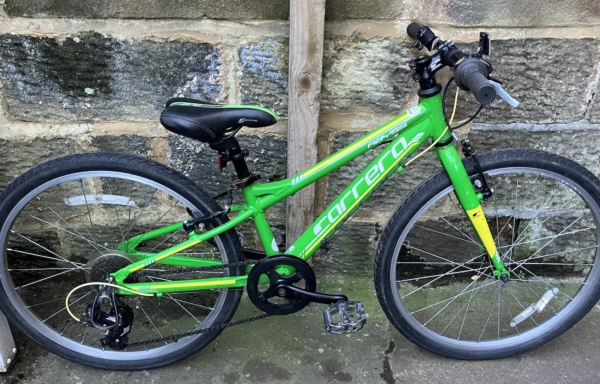 Carrera Abyss alloy 24in kids hybrid, green