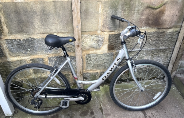 Dawes Red Feather alloy ladies 26in hybrid, silver