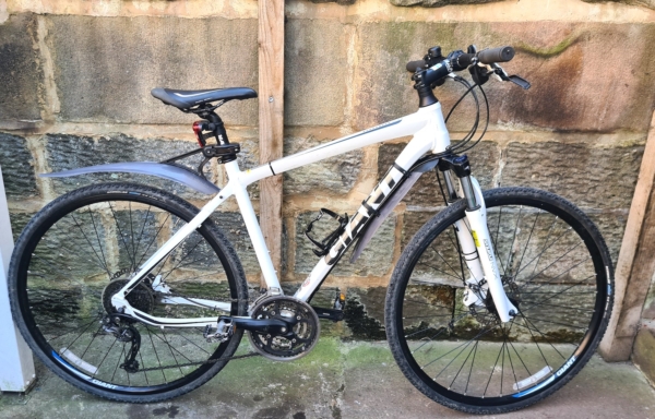 Giant Roam XR2 alloy disc hybrid, white