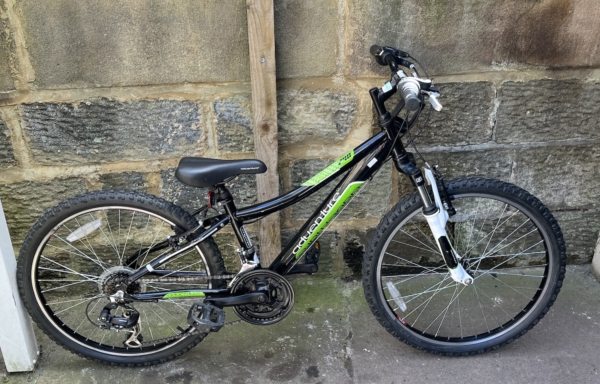 Adventure 240 alloy 24in kids bike, black
