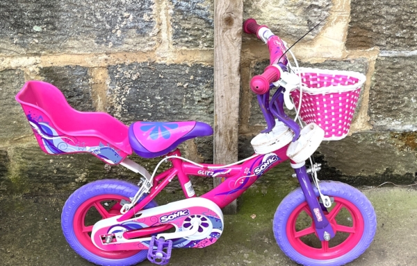Sonic Glitz 10in kids bike with stabilisers, pink