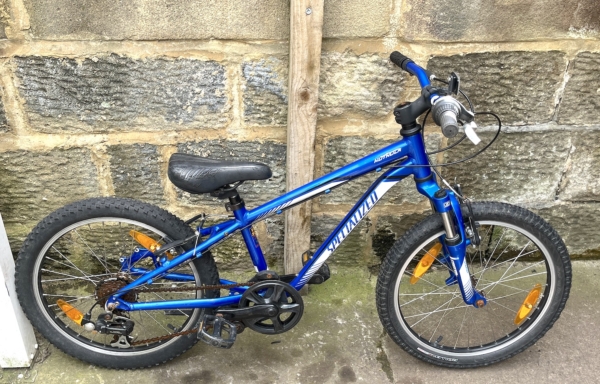 Specialized Hotrock alloy 20in kids bike, blue