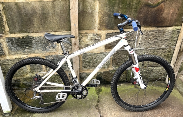 Orange P7 CrMo disc MTB, white