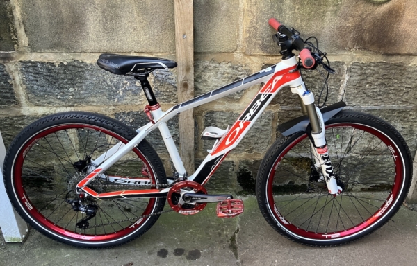Orbea Alma carbon disc MTB, white/red