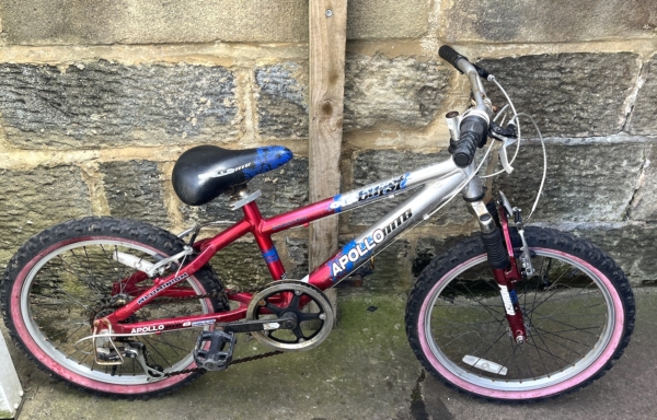 Apollo Outburst 20in kids bike, metallic red/silver