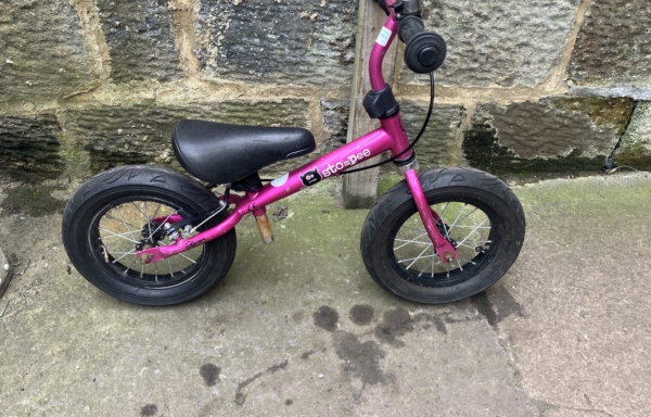 Stompee 12.5in balance bike, pink