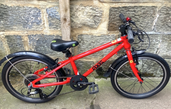 Frog 52 alloy 20in kids bike, red (barely used)