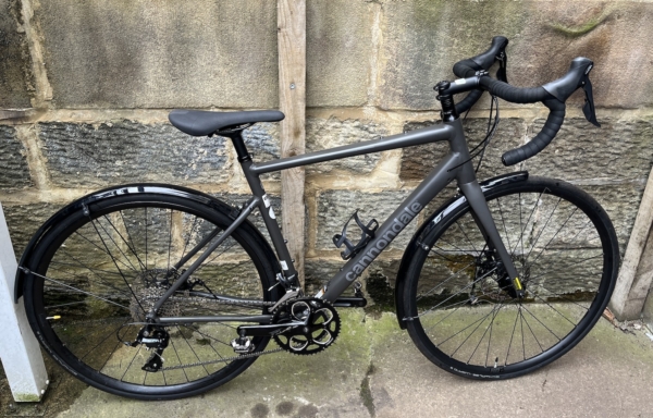 Cannondale Synapse disc road bike, grey