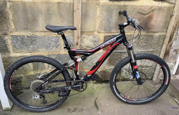 Specialized Stumpjumper Comp alloy full suspension disc MTB, black/red