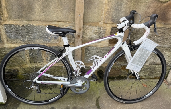 Giant Avail XS carbon road bike, white/purple
