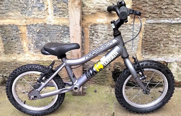 Ridgeback Terrain alloy 14in kids bike, black