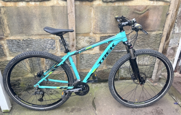 Trek Marlin 7 alloy disc 650b MTB, light green